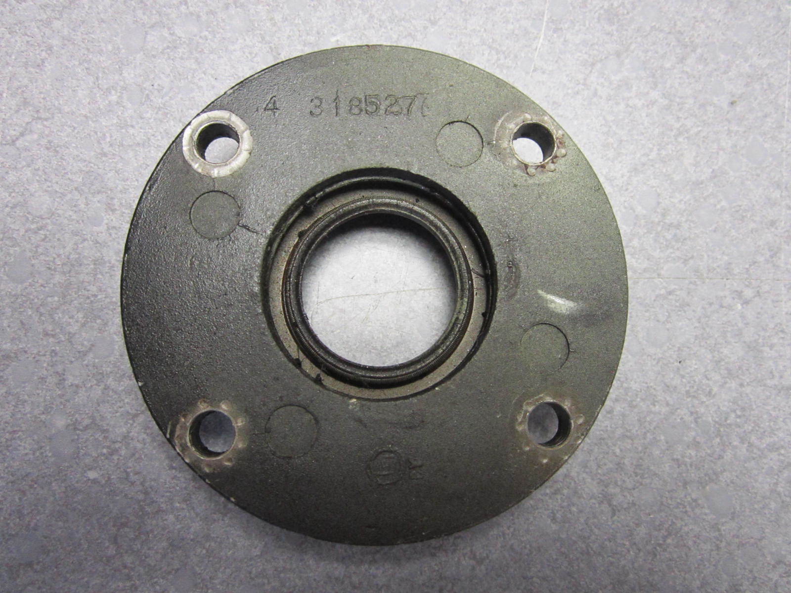 0395820 318527 Evinrude Johnson 3575 Hp Outboard Lower Crankcase Head Cap Seal Green Bay