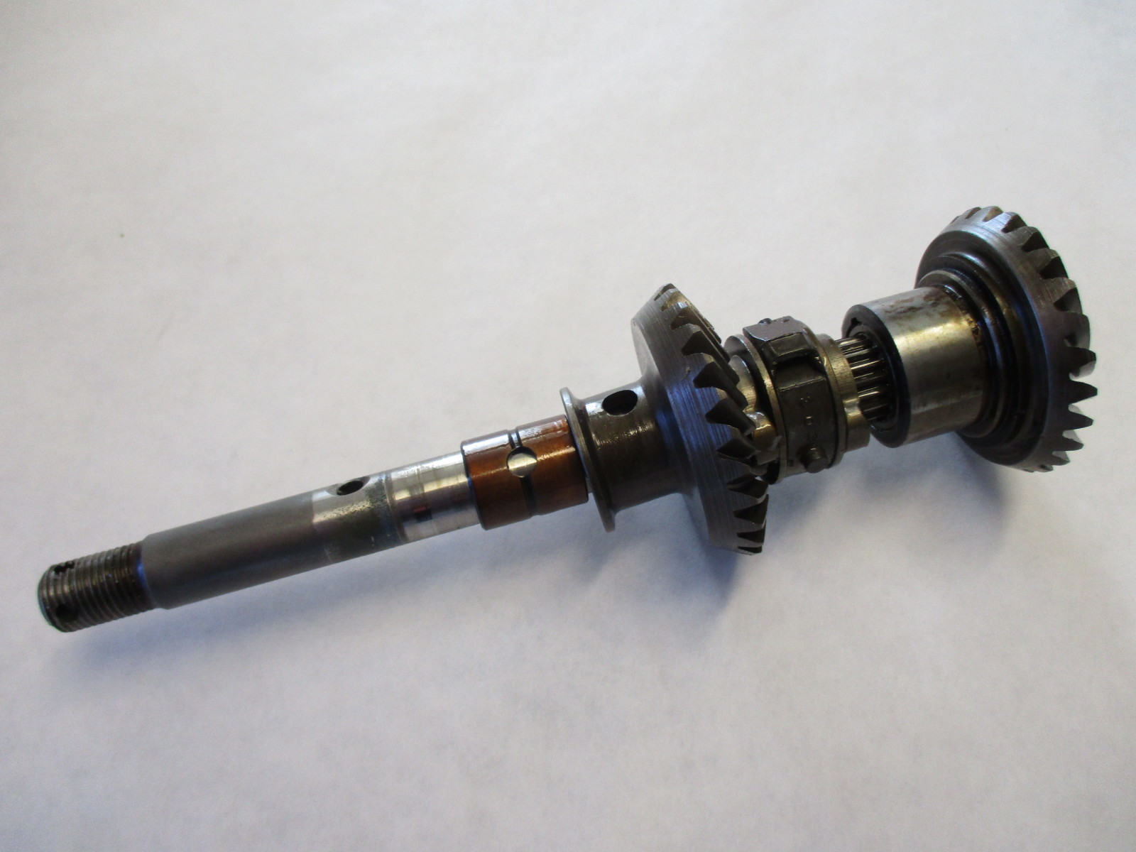 0305261 Evinrude Johnson Outboard Propeller Shaft & Gears 0377152