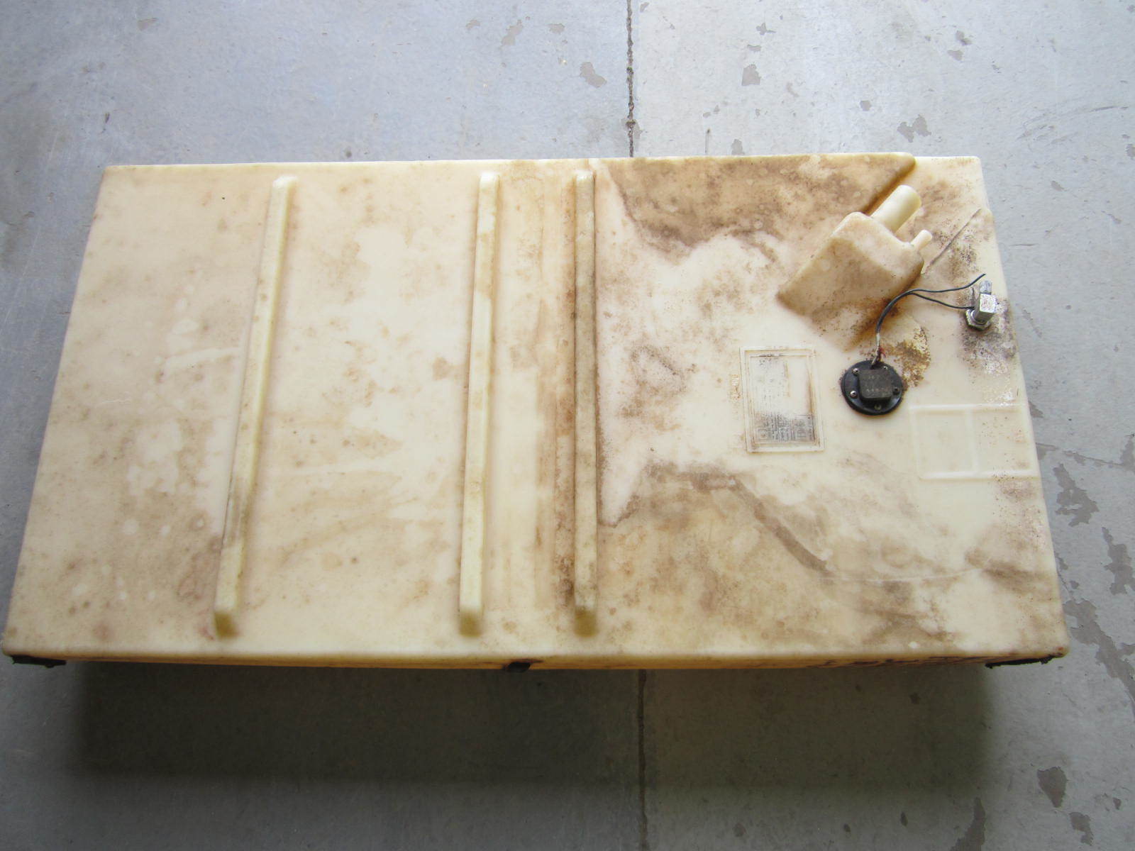 Plastic Boat Gas Tank 31 Gallon 49x27x8 Green Bay Propeller & Marine LLC Galleries