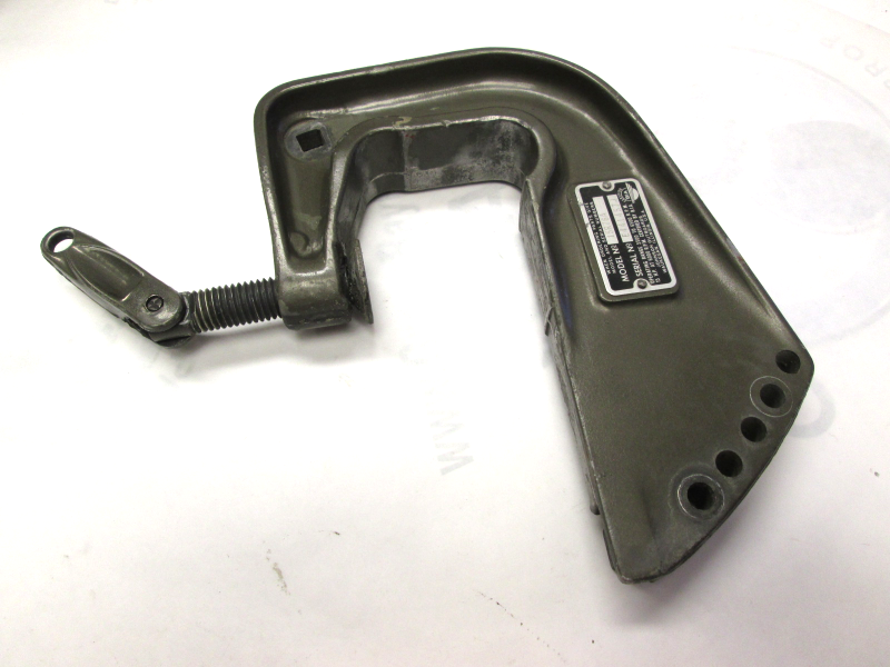 0386180 Evinrude Johnson 9.9/15 HP Outboard Port Left Transom Bracket