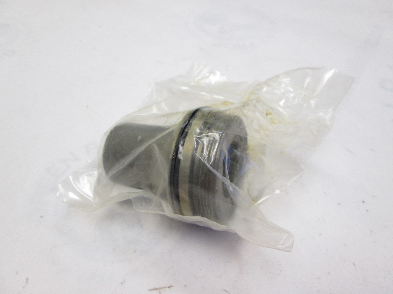 42144T3 Mercury Mariner 615 Hp Outboard Prop Shaft Bearing Carrier