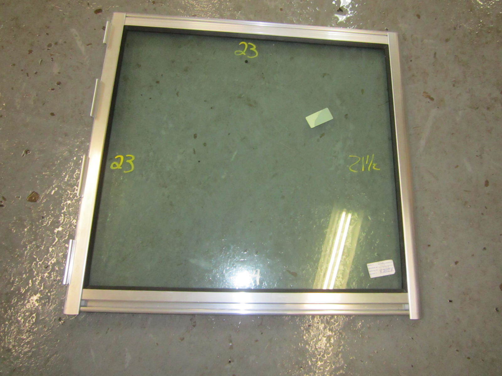 Lund Boat Walk Through Windshield Center Window Door 7714C 23 x 23 x