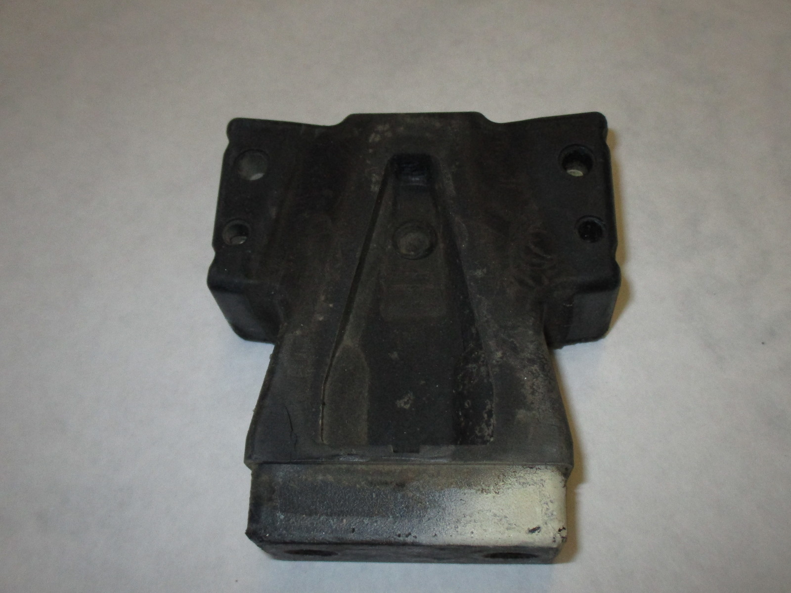Purchase Johnson Evinrude Upper Motor Rubber Mount 395755 In ID, United - Foto 3