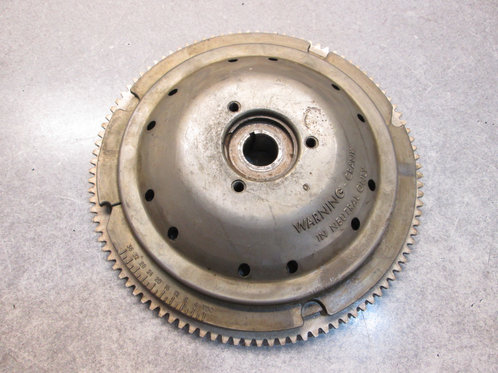 581547 581045 Evinrude Johnson Flywheel for 85 115 135 Hp Outboard 1973