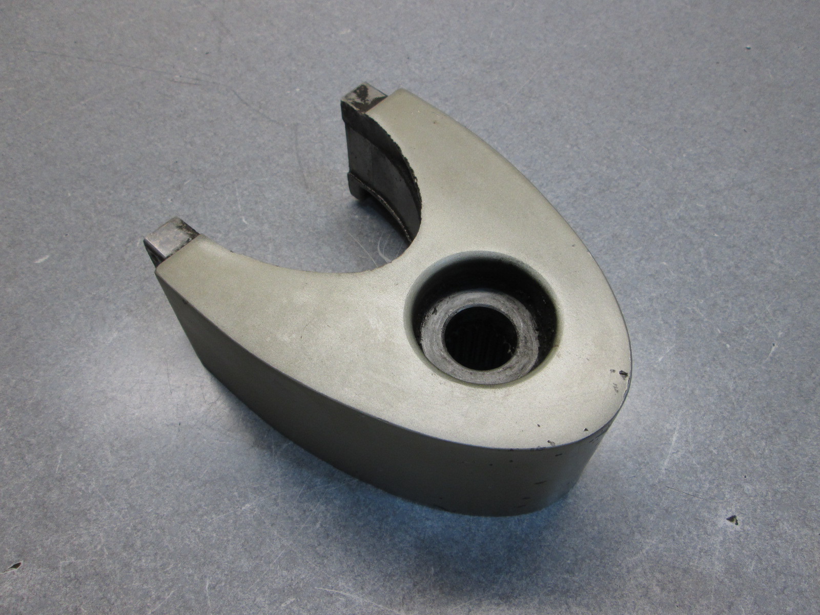 385042 Steering Arm Mount Bracket for Evinrude Johnson 85 100 125 Hp