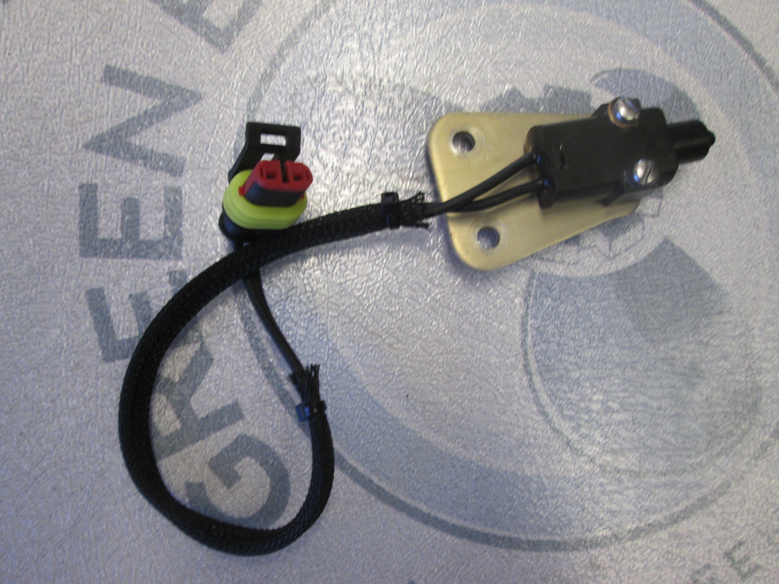 0586780 0350611Neutral Safety Switch Evinrude Safety Bracket ETec