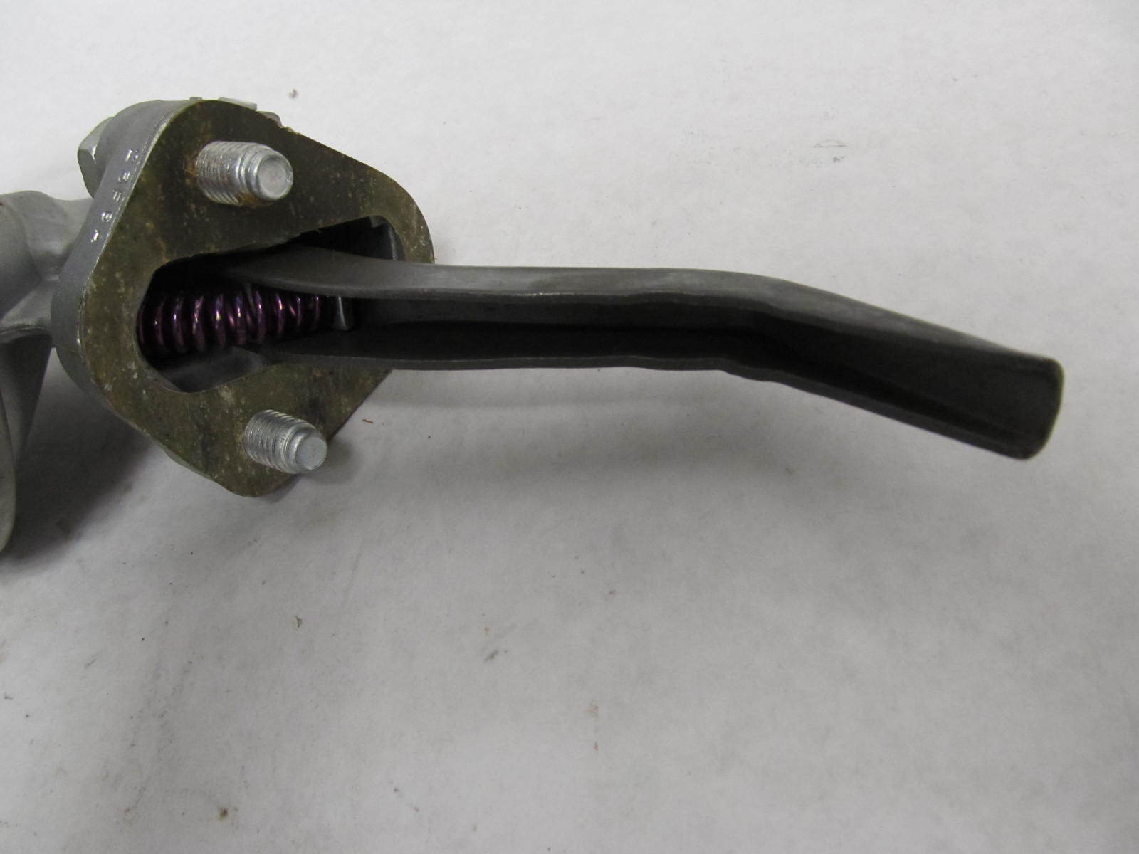 02208 835587 Carter Mechanical Fuel Pump for Volvo Ford Marine