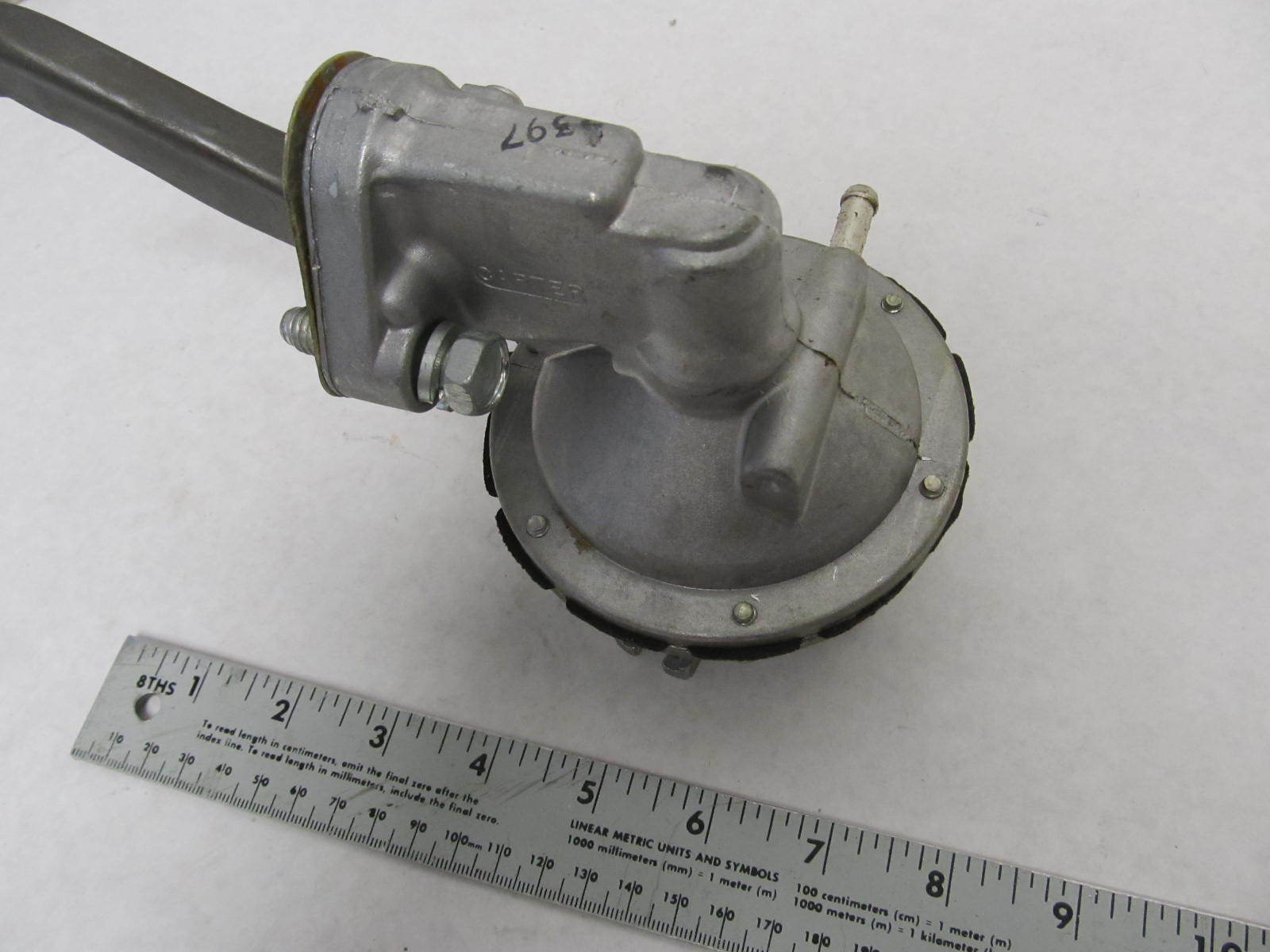 02208 835587 Carter Mechanical Fuel Pump for Volvo Ford Marine