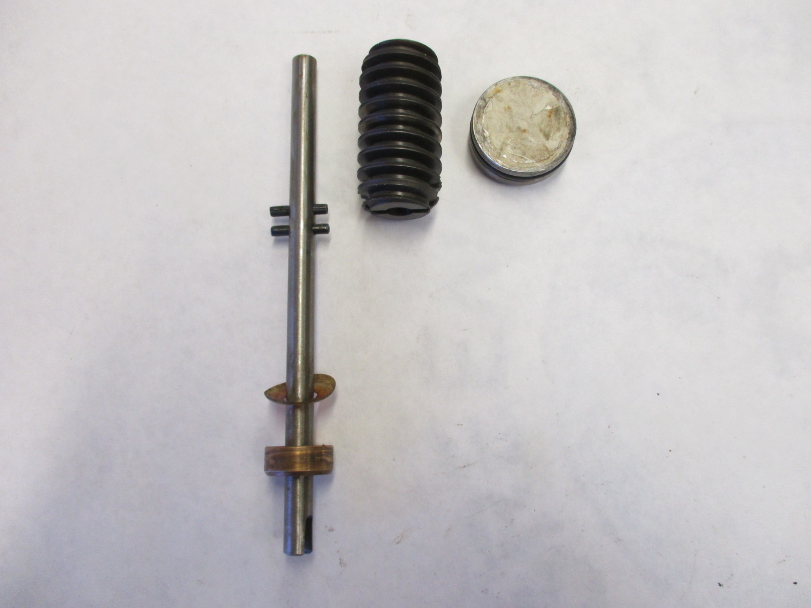 0980183 0908168 OMC Stringer Intermediate Housing Tilt Worm Shaft