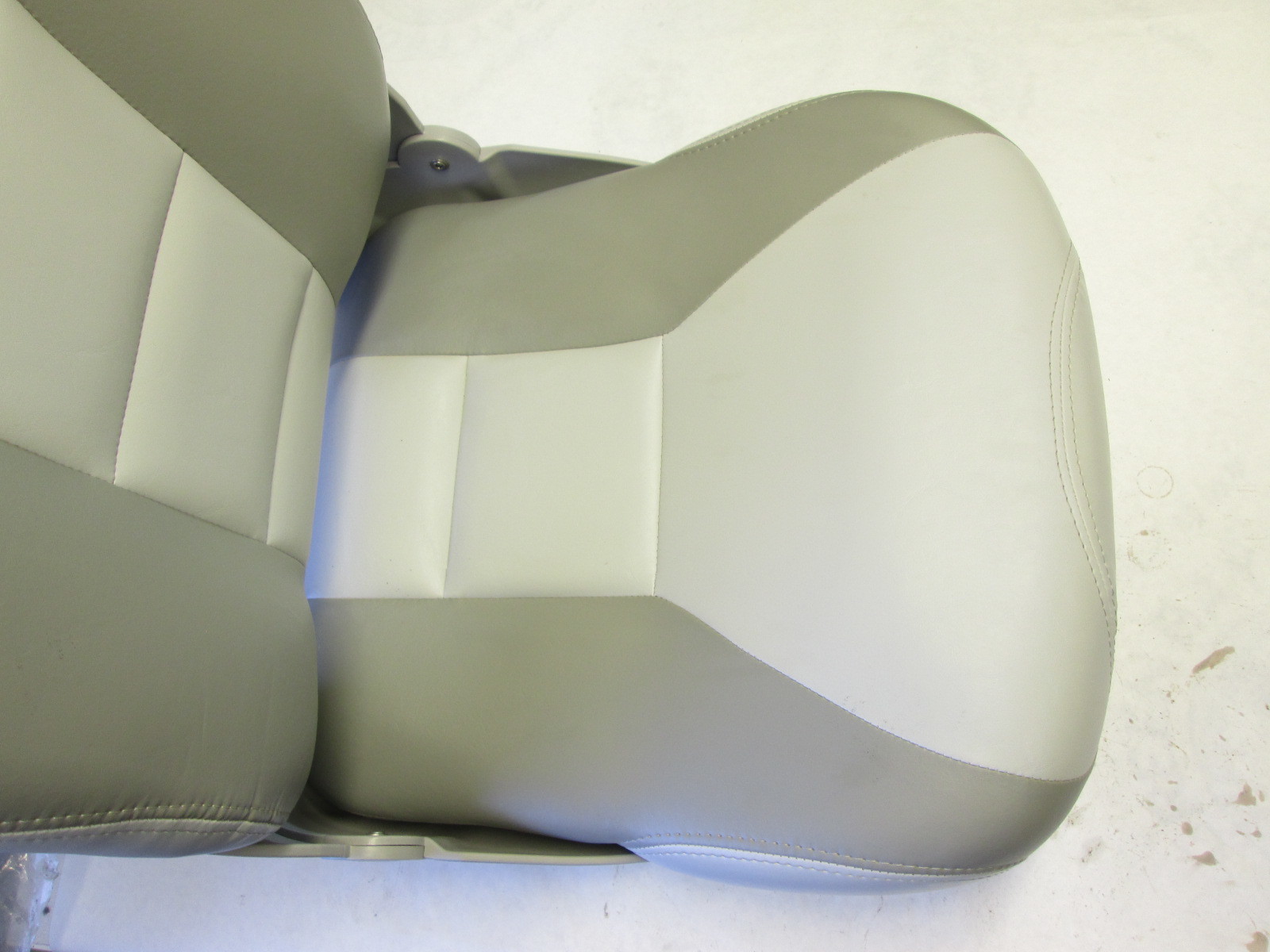 Alumacraft Gray Folding Boat Pedistal Seat Green Bay Propeller