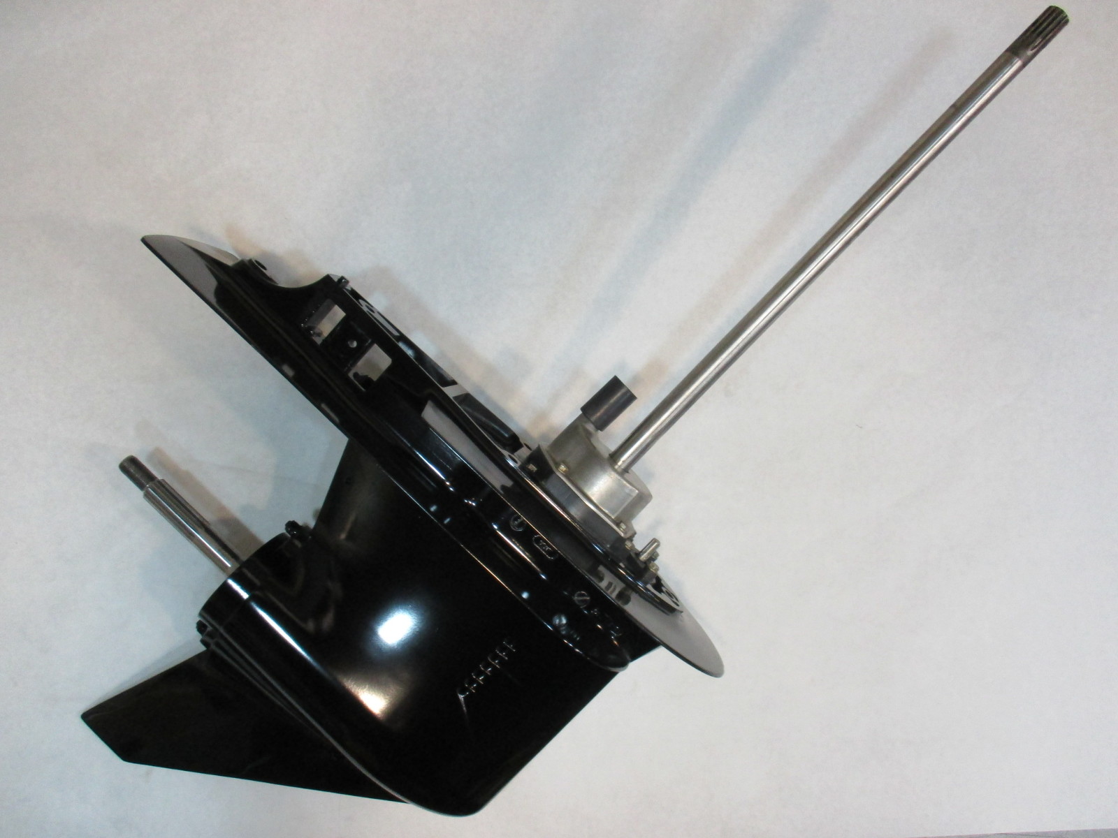 16679011J 6 Lower Unit Gear Case Mercury 100 115 120 2.071 Green