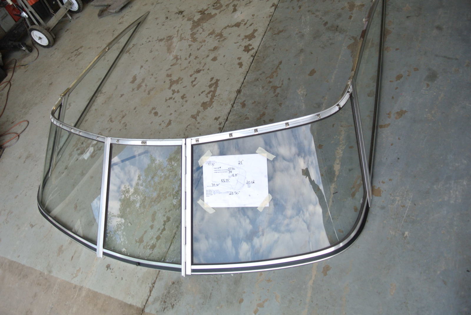 1991 Four Winns Horizon Curved Boat Windshield 76 1/2" Wide Green Bay
