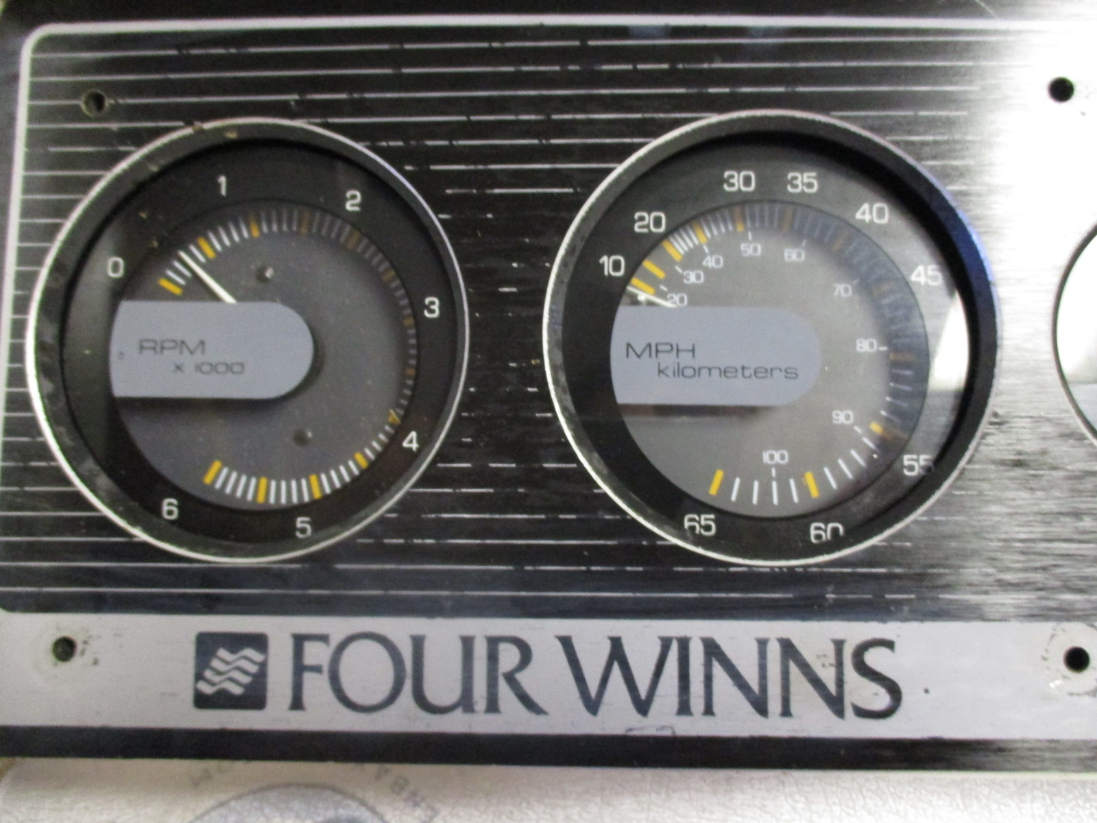 Four Winns SunDowner 225 Dash Gauge Cluster Panel Green Bay Propeller