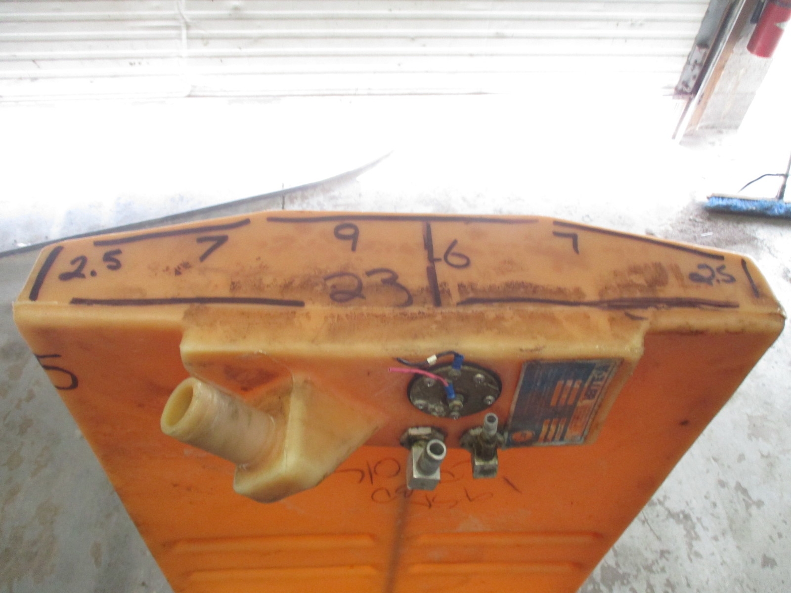 boat fuel tanks uk plastic boat fuel tank 22 gallons 58 5x23x6 ebay boat fuel tanks uk plastic boat fuel tank 22 gallons 58 5x23x6 ebay