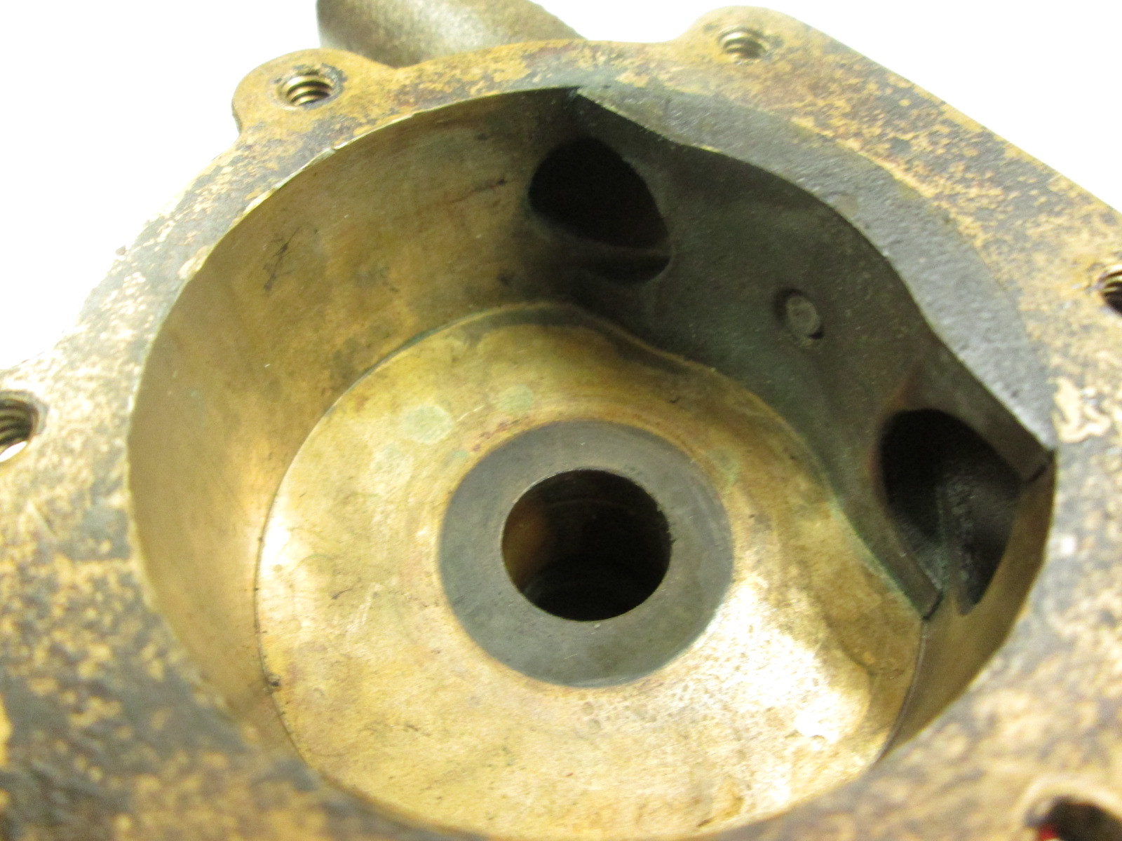 825916 Volvo Penta Raw Sea Water Pump Impeller Housing AQ115, BB115, AQ130, MB20 Green Bay