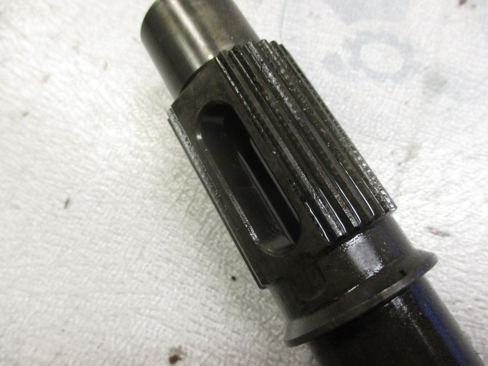 5006310 0436834 Evinrude Johnson Outboard Prop Propeller Shaft 75130