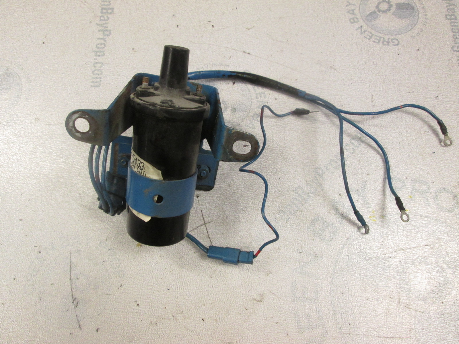 OMC Motorola R2Y1 12V Voltage Regulator Mounting Bracket and Coil