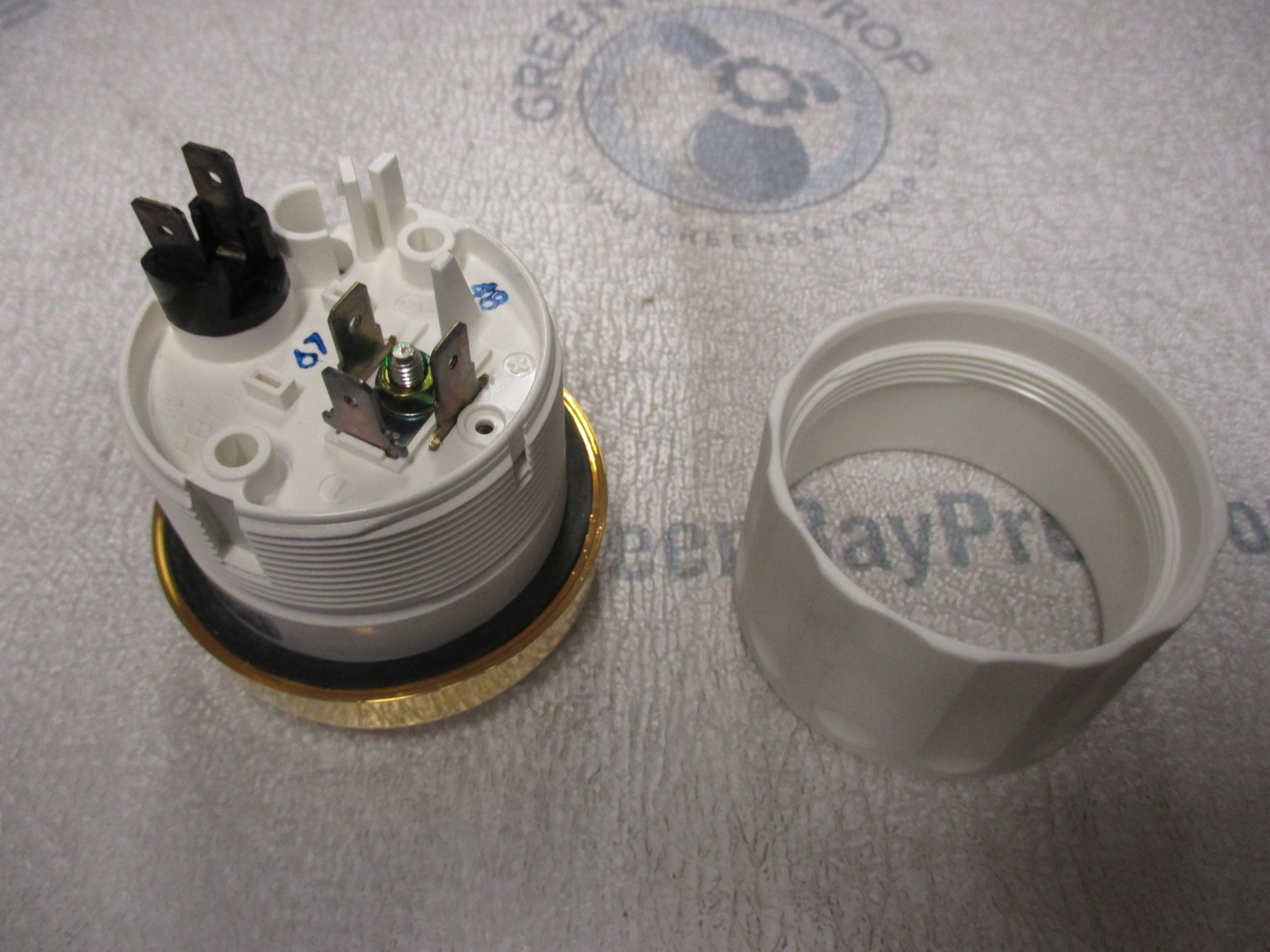 V3015151 New VDO Marine Boat Fuel Gas Gauge White/Gold 2" Green Bay