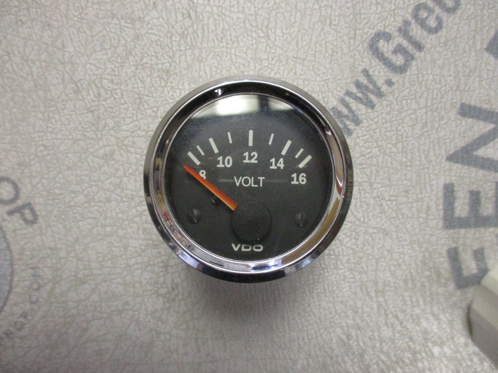 VDO Voltmeter 816V OLW 12V Black/White 2" Marine Boat Green Bay