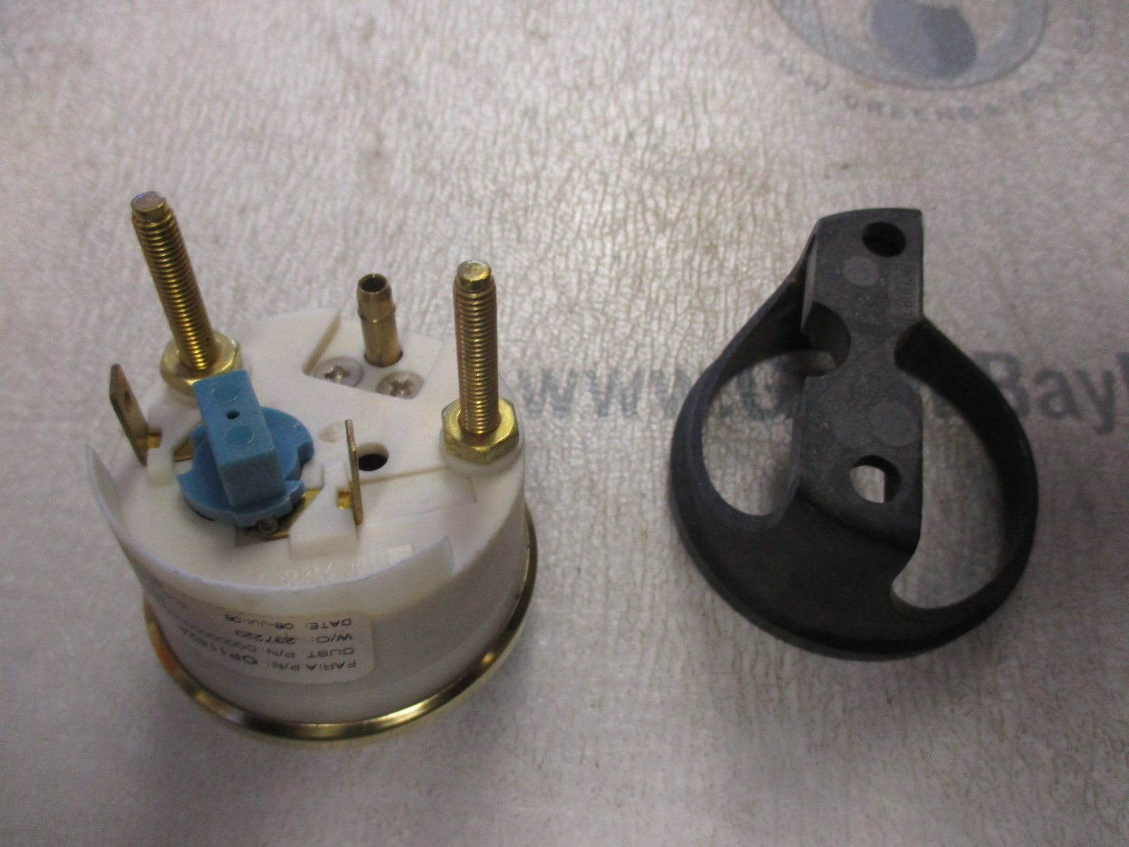 OP1162A Faria White Black Gold Water Pressure PSI Gauge Marine Boat 2" 30 PSI Green Bay