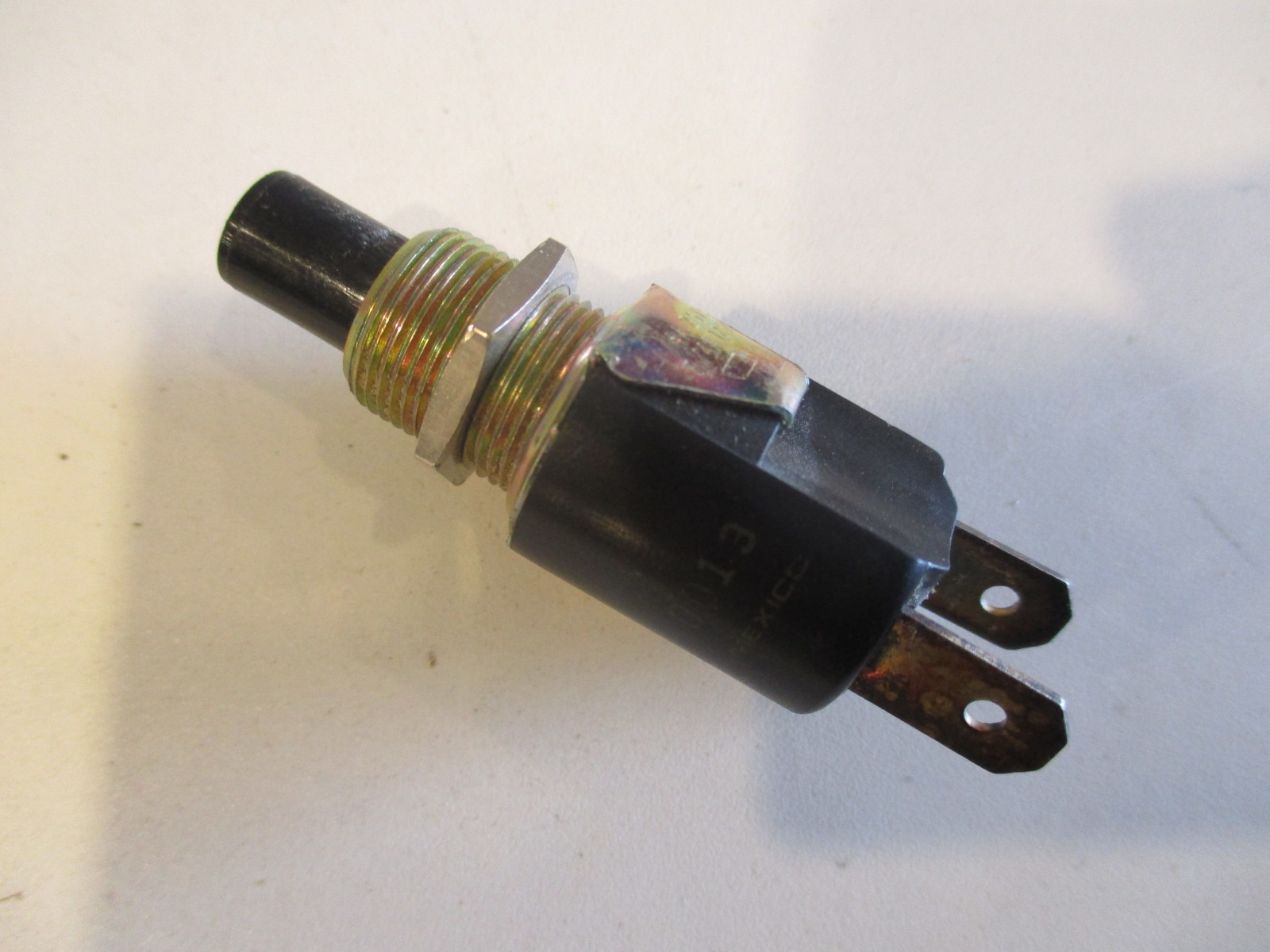 EATON Marine Boat RV Black Push Button Switch 1/4 Amp 250V, 3/4 Amp