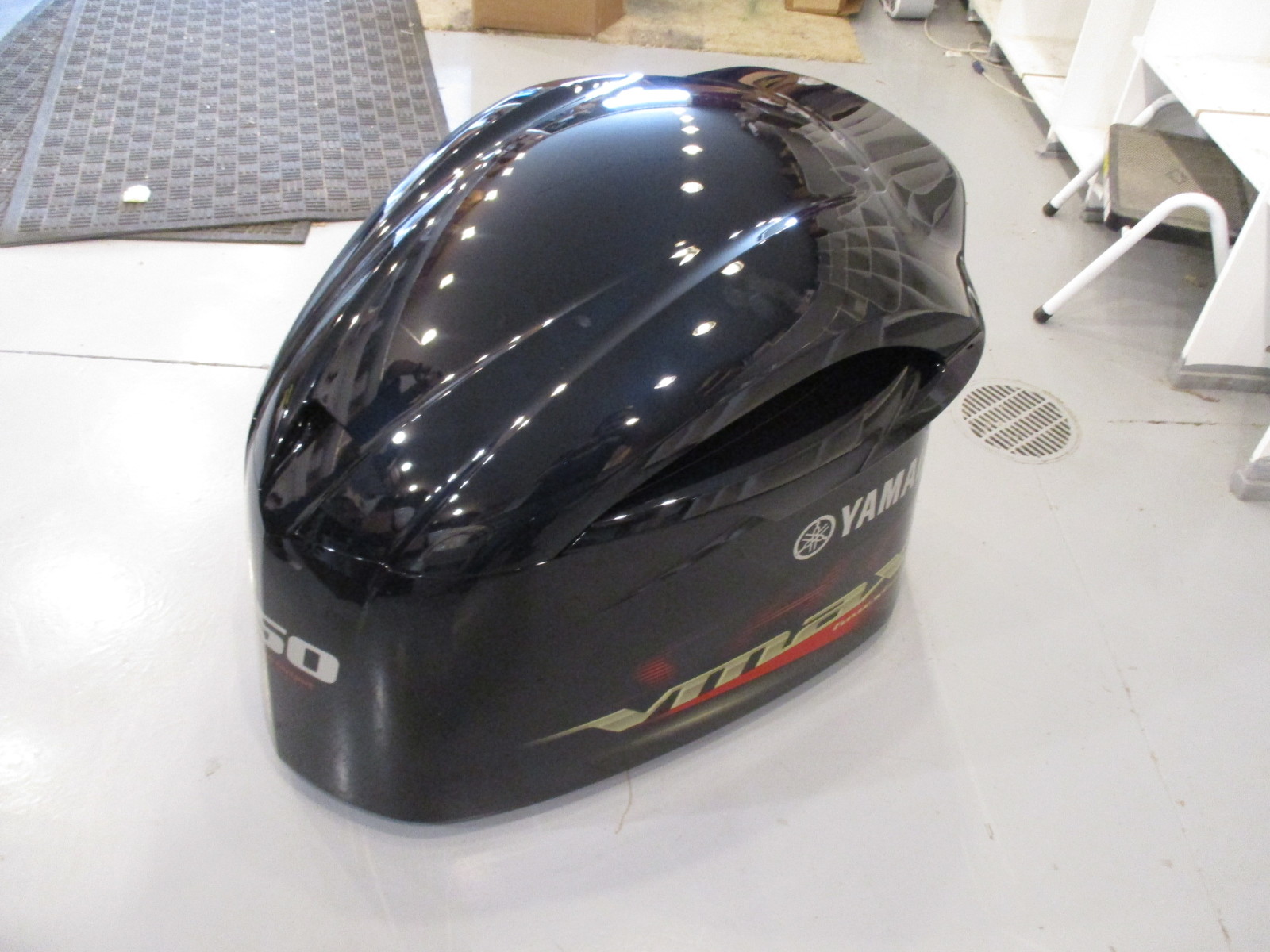 6CB4261004 Yamaha Outboard Top Engine Motor Cover Cowl 250 VMAX Four