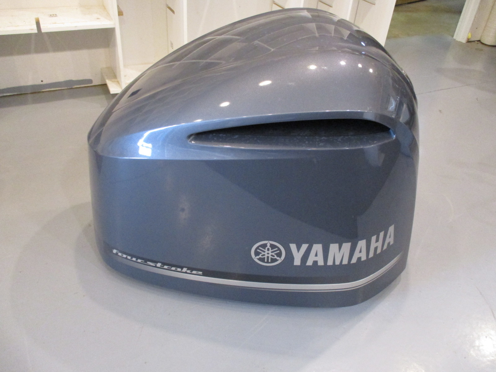 Yamaha Marine Outboard Motor Cover Cowl 300 HP Four Stroke Cracked