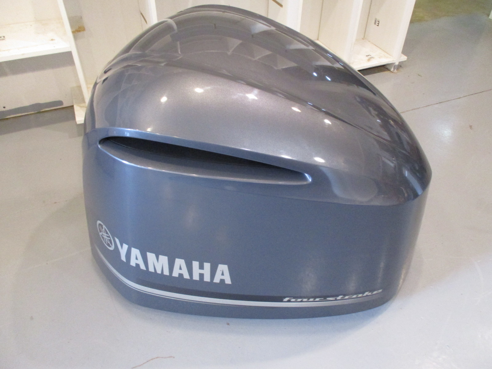 Yamaha Marine Outboard Motor Cover Cowl 300 HP Four Stroke Damaged