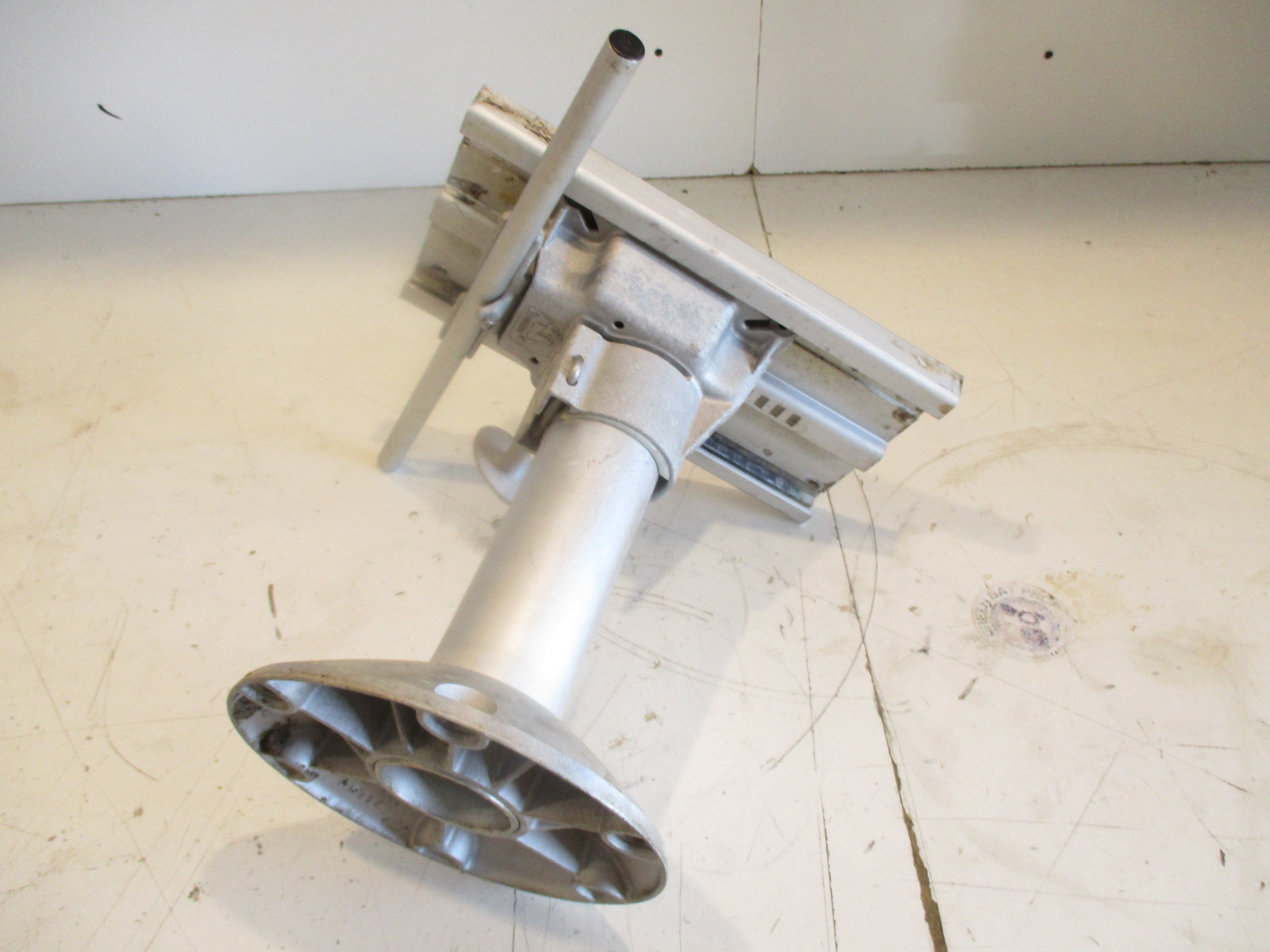 Aluminum Marine Boat Seat Pedestal 13 3/4 in Tall Green Bay Propeller