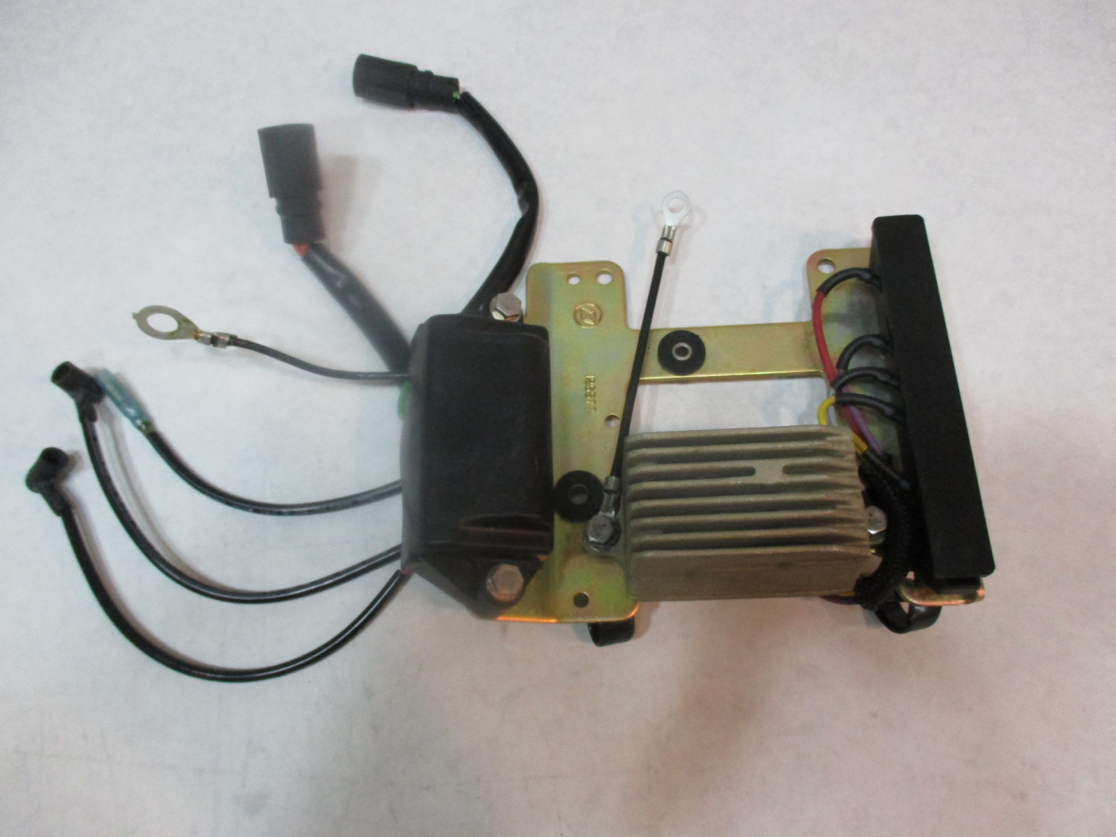 585001 175316 Evinrude Johnson Outboard Power Pack & Rectifier 199295