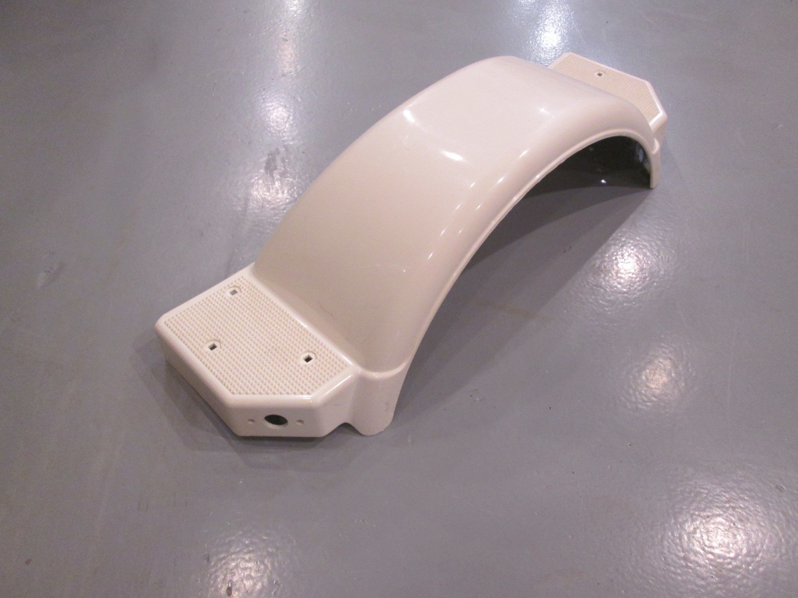 Shoreland'r 9 3/4"W, 32"L, 9 1/4"H White Poly 2 Hole Boat Trailer