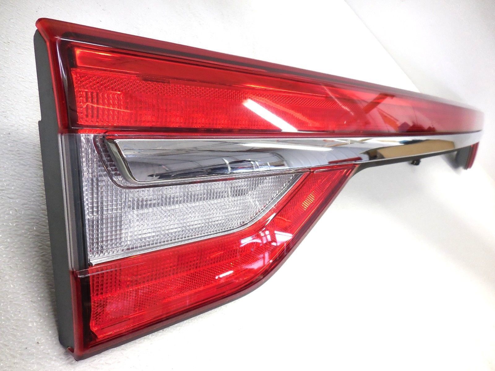 New Genuine OEM 2015 Lincoln Navigator Rear LED Lid Mount Tail Light