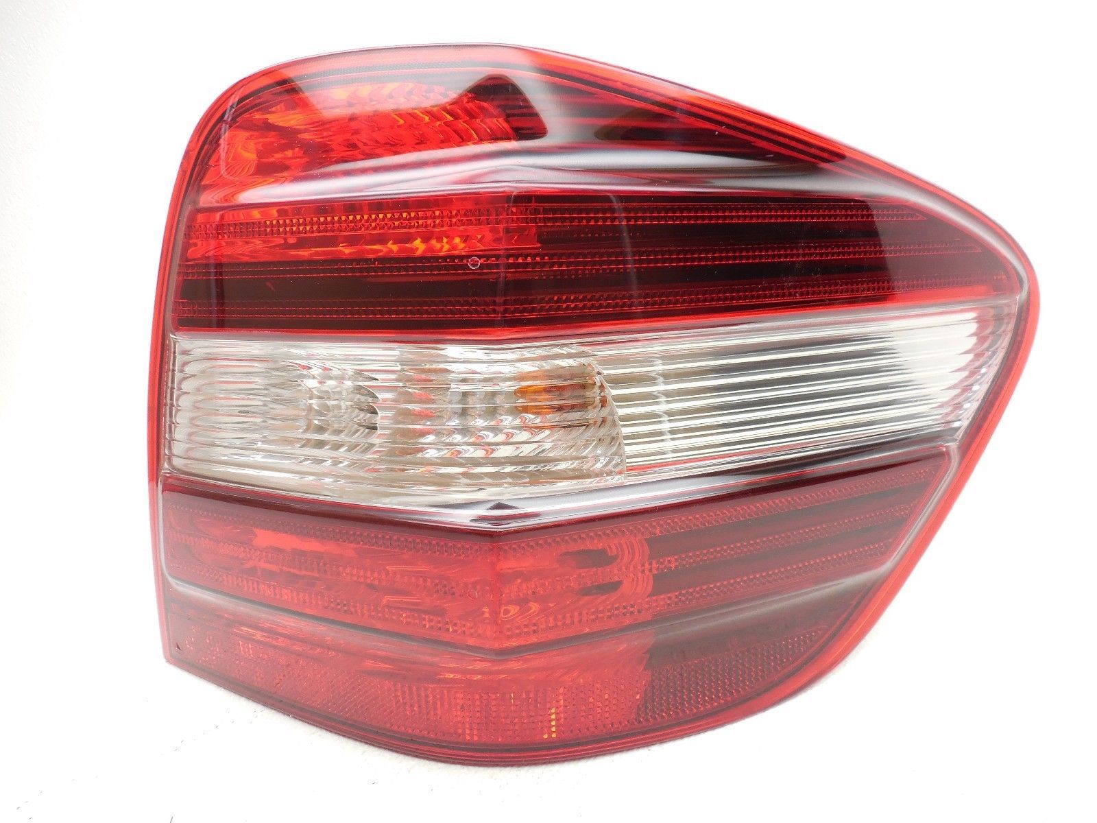 OEM 20092011 Mercedes ML320 ML350 ML450 ML550 Right Tail Light Tail Lamp eBay