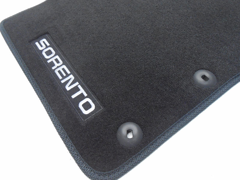 New OEM 20112013 Kia Sorento Floor Mat Set 1UF14AB400 eBay