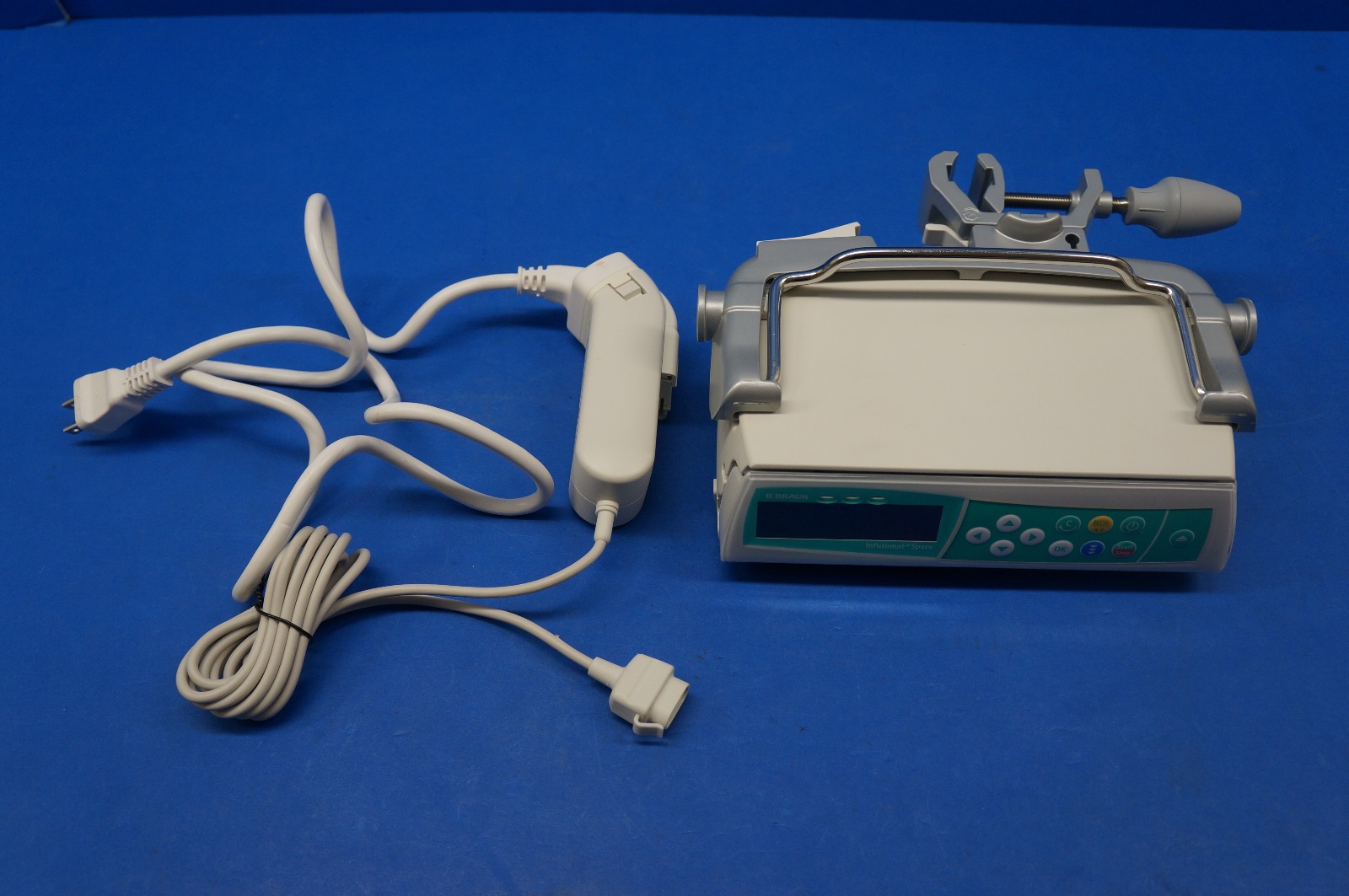 B Braun Infusomat Space pump 8713050U with Pole Clamp & Charger eBay