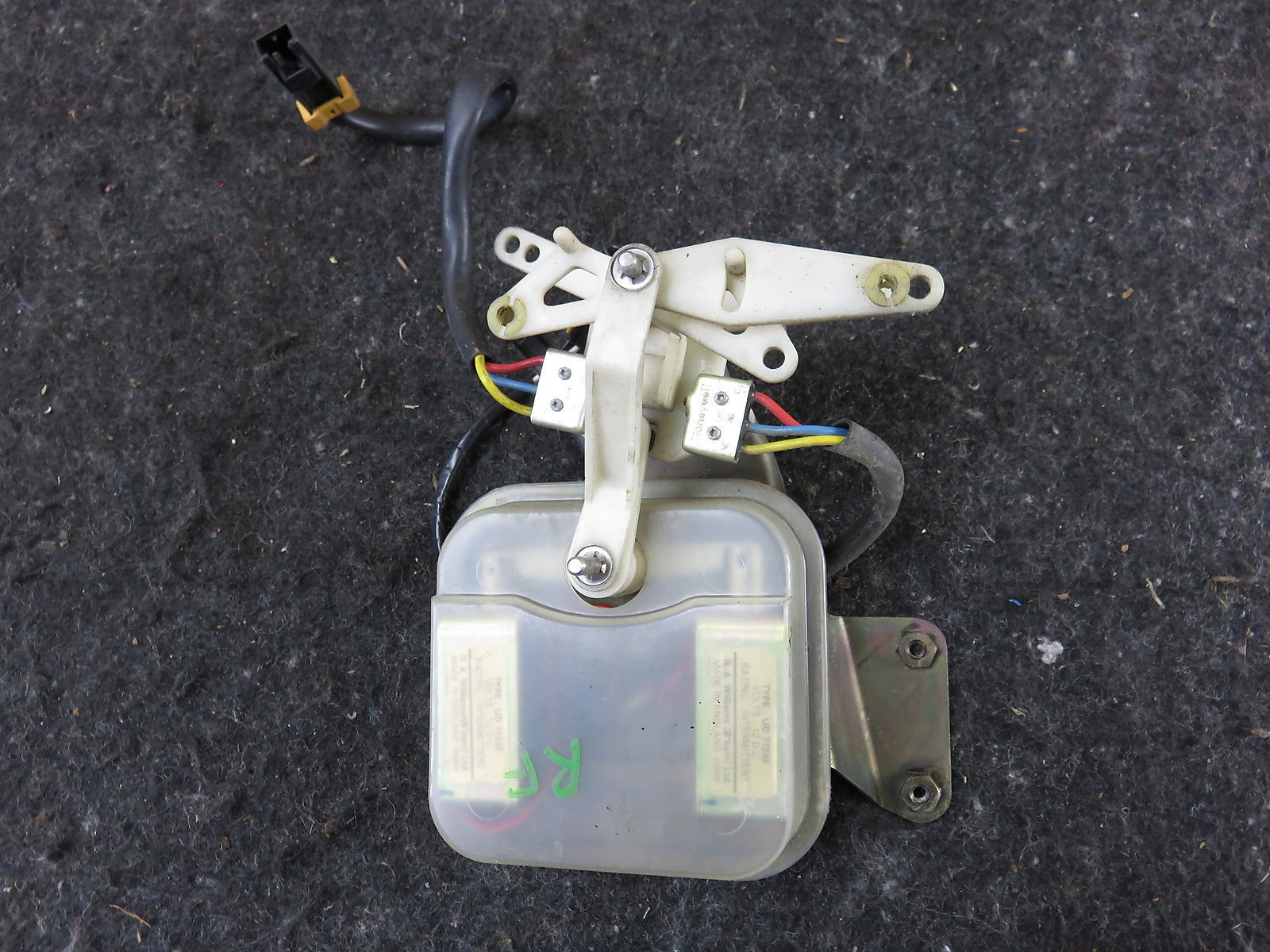 90 Rolls Royce Silver Spur right front door lock solenoid actuator