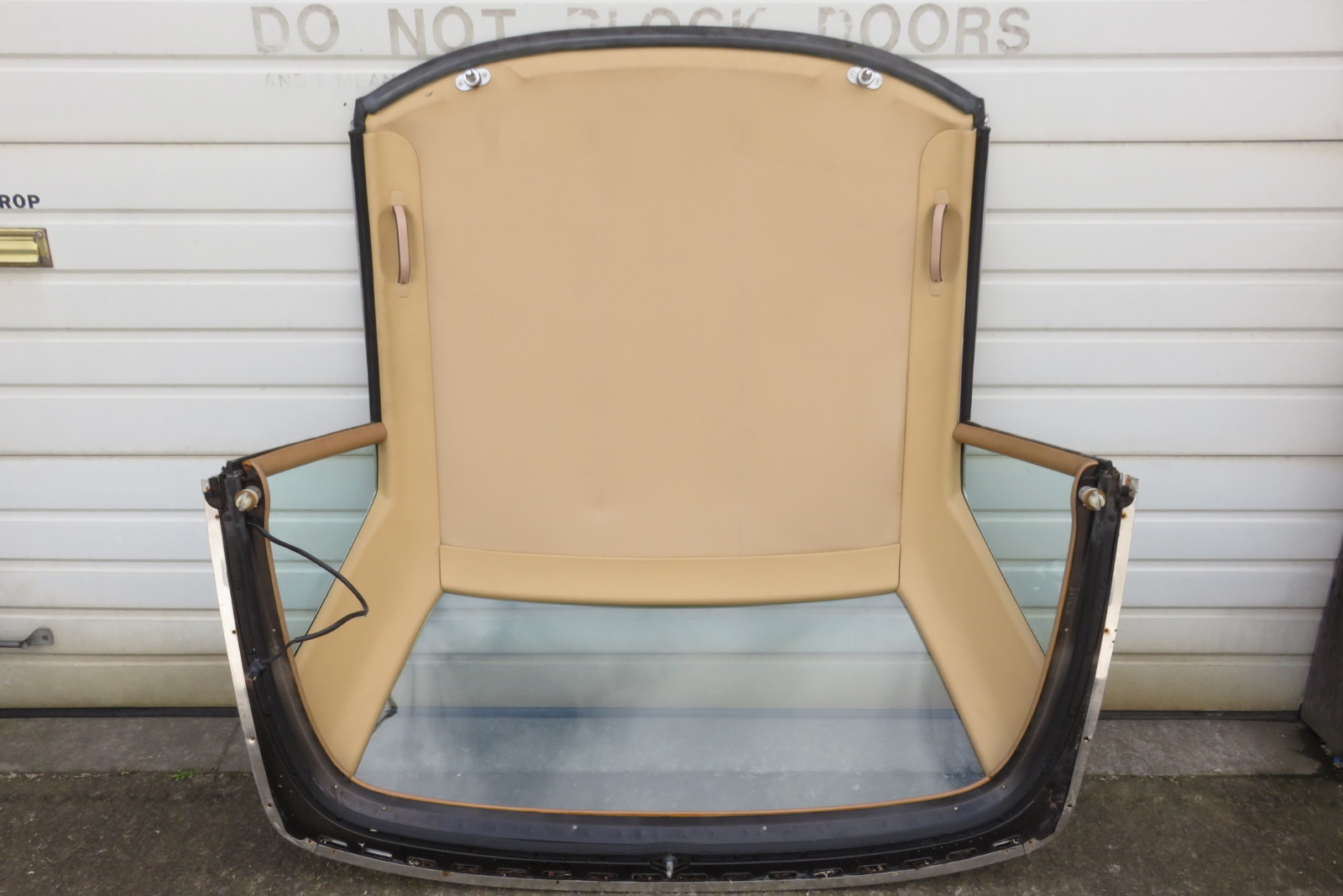 Generisch Hardtop-Wandhalterung für den SL Typ R107 (1971-1989) for