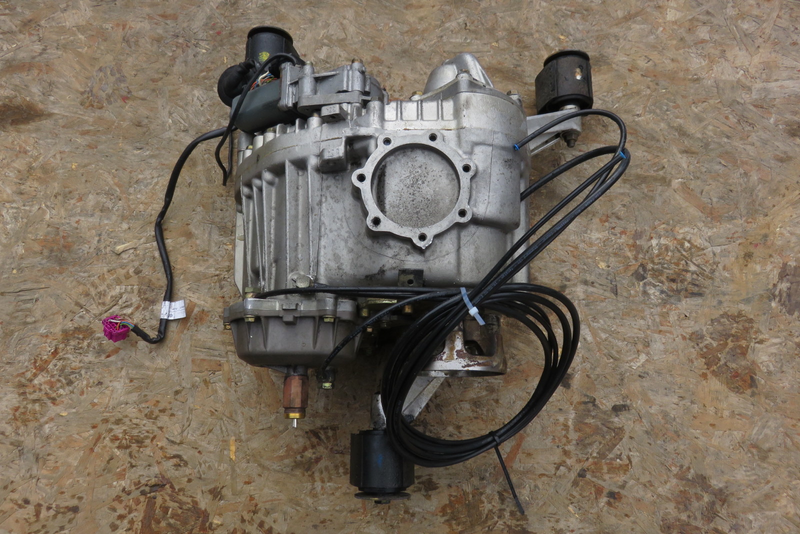 02 Mercedes Benz W463 G500 transfer case eBay