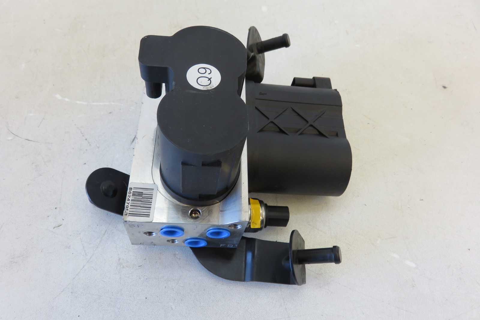Jaguar Auto Parts >> 08 Mercedes W216 CL63 CL550 abc suspension hydraulic valve block rear 2213200358 | S Auto Parts Jaguar Auto Parts >> 08 Mercedes W216 CL63 CL550 abc suspension hydraulic valve block rear 2213200358 | S Auto Parts