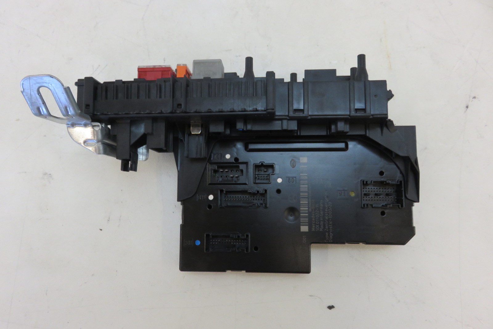 Mercedes W204 C63 C250 module, SAM fuse box, rear 2049060205 S Auto Parts