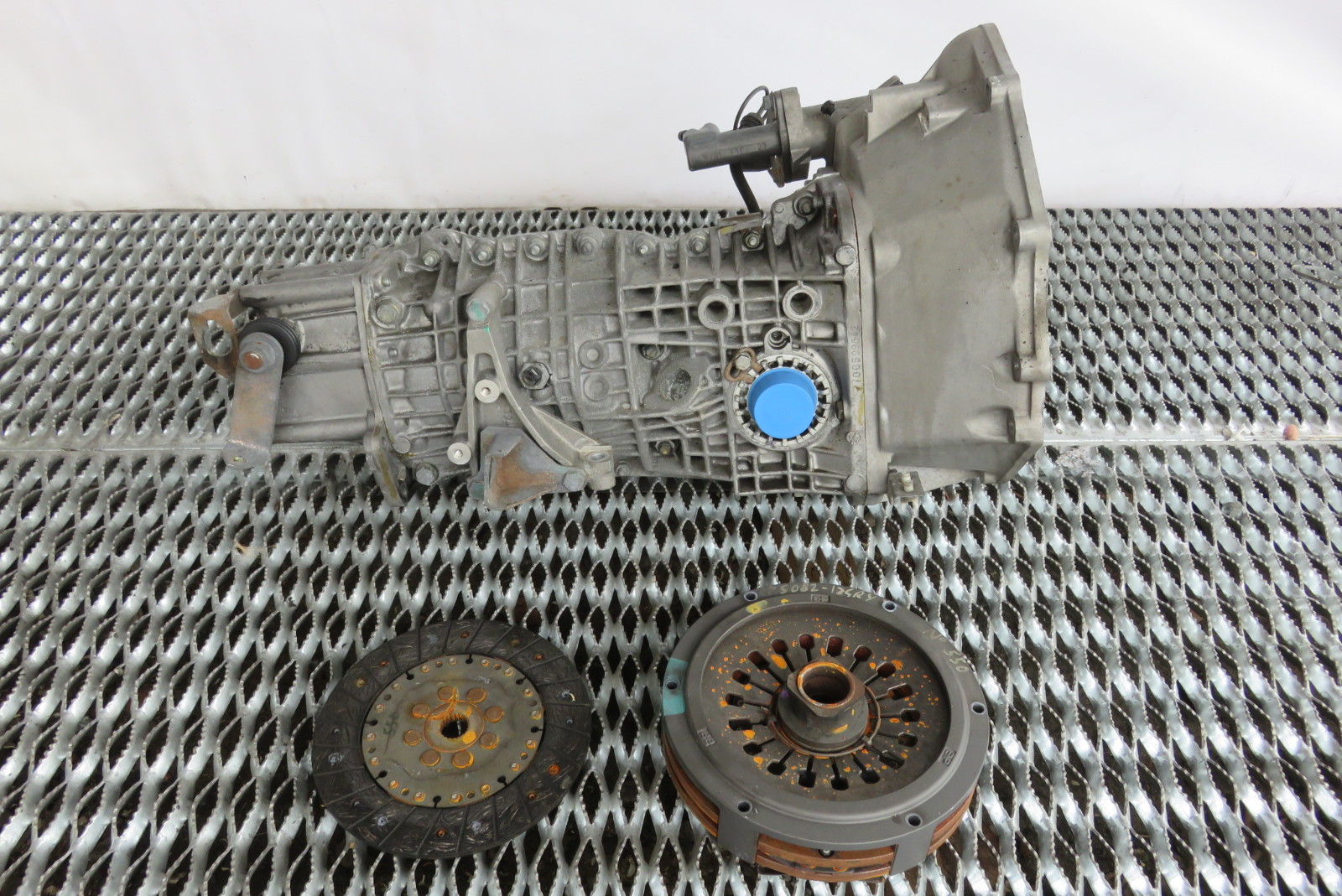 98 Lotus Esprit V8 transmission, manual gearbox assembly S Auto Parts