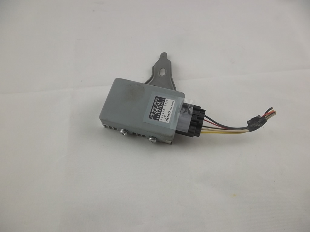 Fuel Pump Control Unit 89570-42010 Toyota RAV4 Gasoline 2014