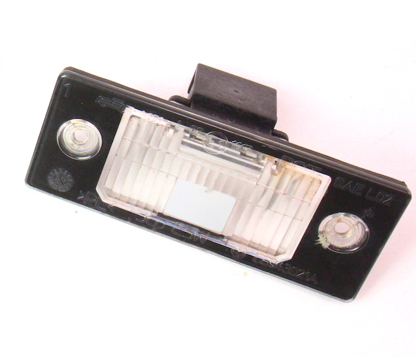 License Plate Trunk Light Lamp Lens VW Jetta Bora MK4 9905 1J5 943