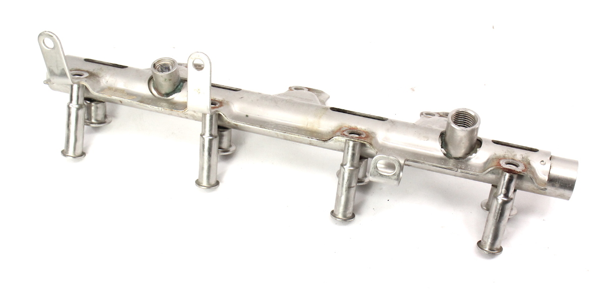 Fuel Injector Rail Audi A4 A5 Jetta GTI Mk5 MK6 Passat 2.0T TSI 06J