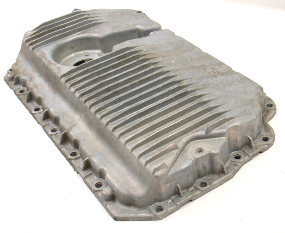 Oil Pan 0511 Audi A4 A6 BKH 3.2 V6 Genuine 06E 103 604 G