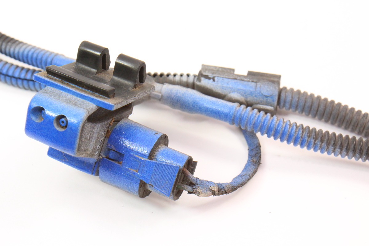 Heated Windshield Washer Nozzle Squirters Wiring 9902 Audi A4 S4 B5