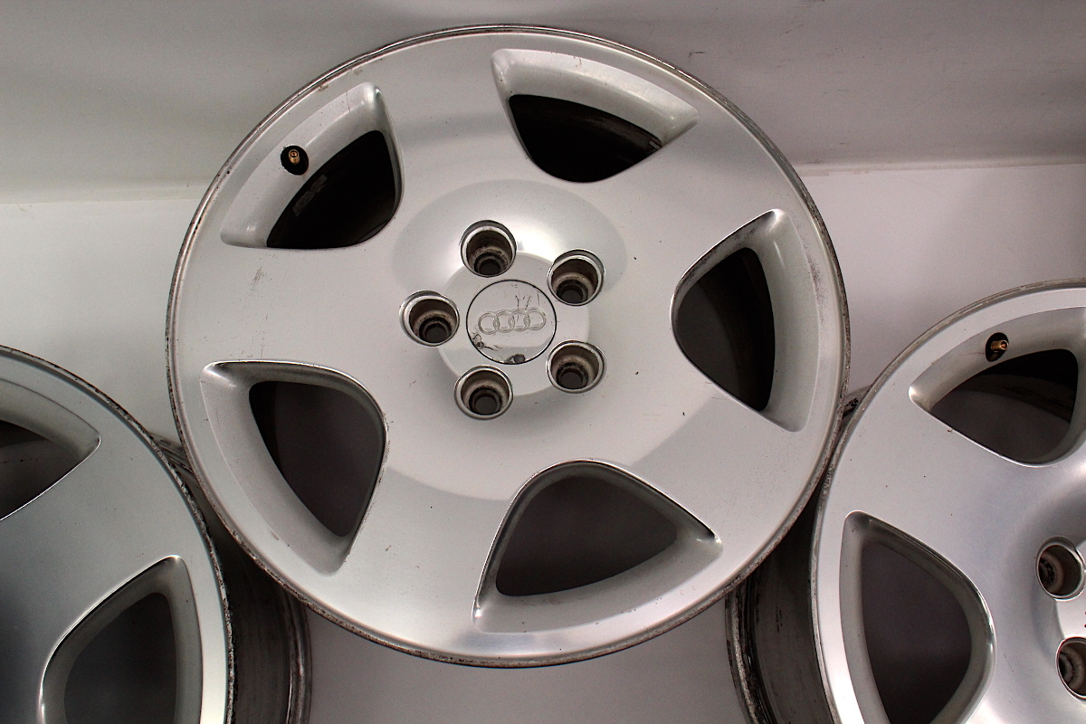 17" 5x112 Wheel Rim Stock Audi A8 D2 Genuine - 4D0 601 025 B