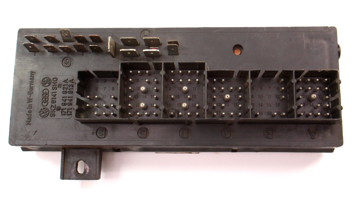 Fuse Box Relay Panel 75-80 VW Rabbit Scirocco Early Mk1 Dasher - 171