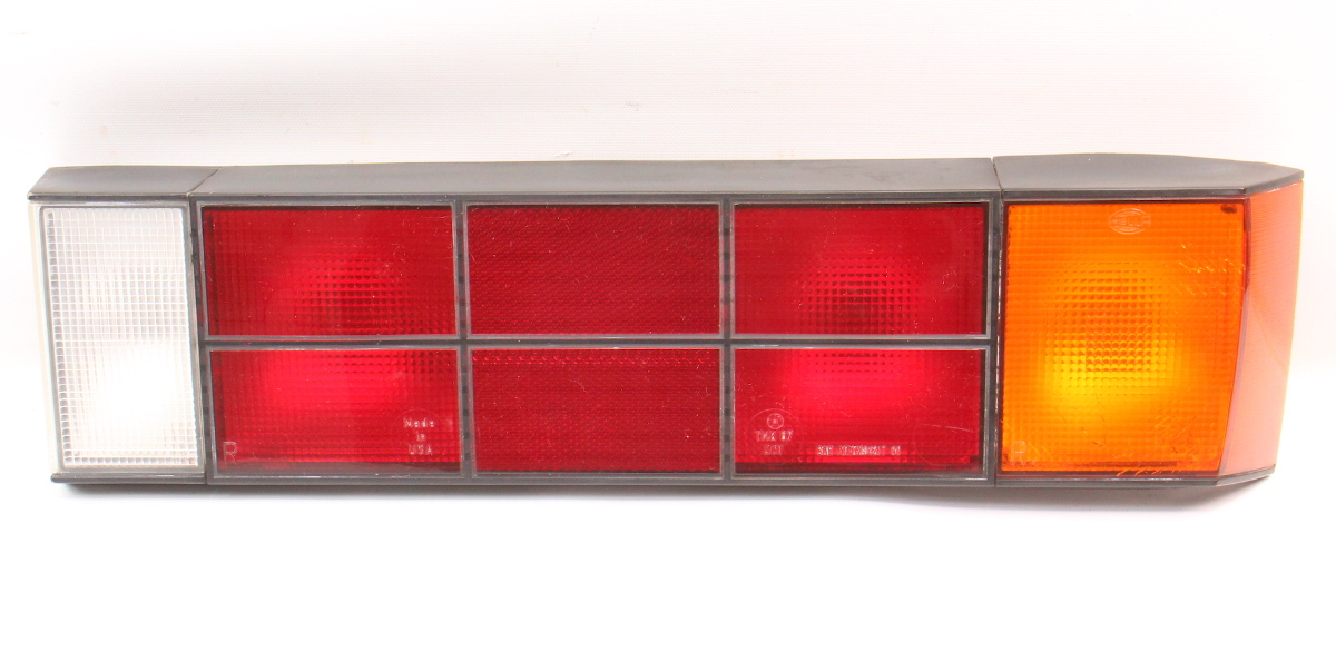 RH Taillight 8184 VW Rabbit GTI MK1 Tail Light Lamp Genuine 175 945