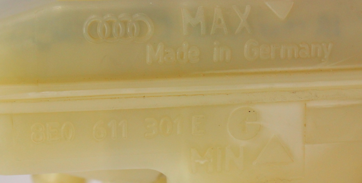 Brake Master Reservoir Audi A4 S4 A6 S6 VW Passat B5 B6 B7 C5 8E0 611